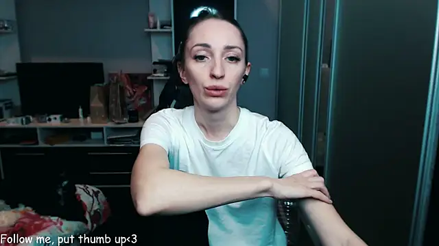 Natalimeowks online show from December 2024 05:02:01 PM
