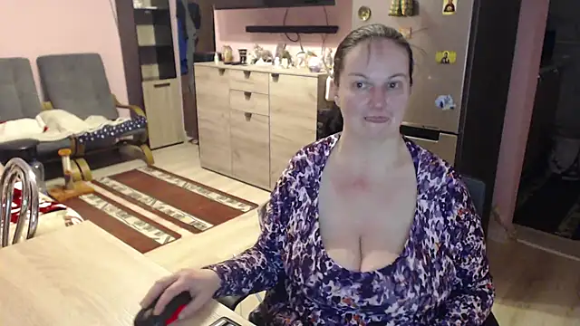 Snapshot of BustyLadyAlma chatting on February 2025 05:12:02 AM BustyLadyAlma online show from February 2025 05:12:02 AM