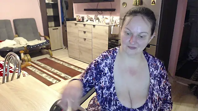 Snapshot of BustyLadyAlma chatting on March 2025 05:20:01 AM BustyLadyAlma online show from March 2025 05:20:01 AM