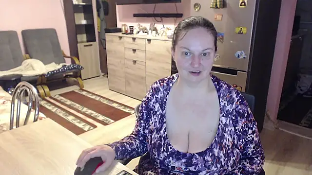 Snapshot of BustyLadyAlma chatting on March 2025 05:21:02 AM BustyLadyAlma online show from March 2025 05:21:02 AM