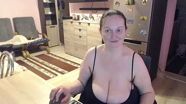 Snapshot of BustyLadyAlma chatting on March 2025 05:28:02 AM BustyLadyAlma online show from March 2025 05:28:02 AM