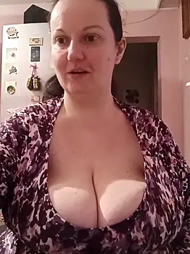 BustyLadyAlma online show from February 2026 06:19:02 AM