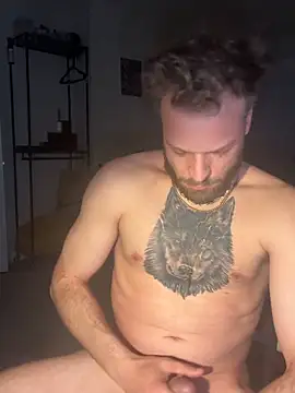 Snapshot of guyatwork16 chatting on April 2026 01:58:02 AM guyatwork16 online show from April 2026 01:58:02 AM