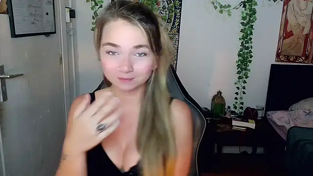 Thegirlbehindthemask online show from July 2026 05:40:02 PM