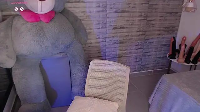 Snapshot of TinnaCobb chatting on March 2026 10:43:02 AM TinnaCobb online show from March 2026 10:43:02 AM