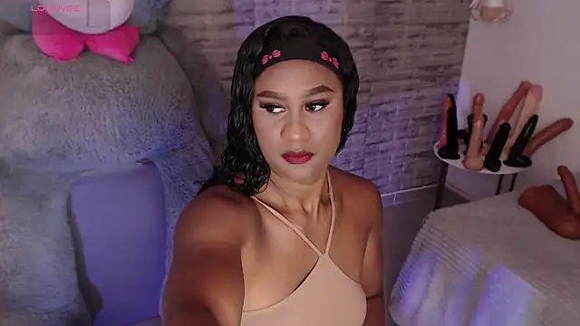 Snapshot of TinnaCobb chatting on March 2026 04:07:01 PM TinnaCobb online show from March 2026 04:07:01 PM