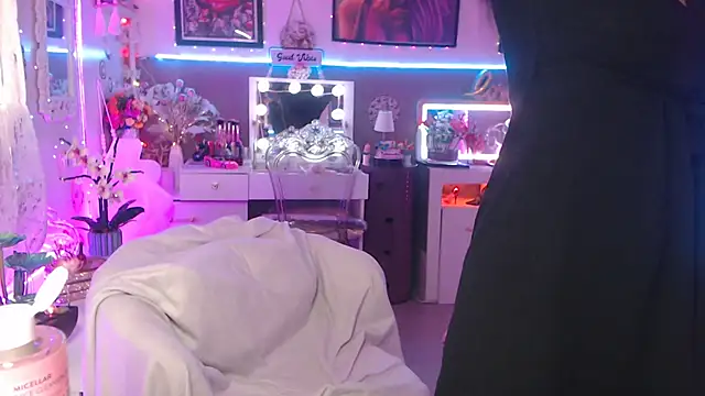 Snapshot of misscectito13 chatting on March 2025 03:06:01 PM misscectito13 online show from March 2025 03:06:01 PM