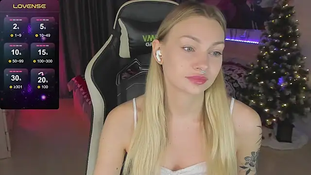 Snapshot of BiMolly chatting on January 2025 09:20:01 PM BiMolly online show from January 2025 09:20:01 PM