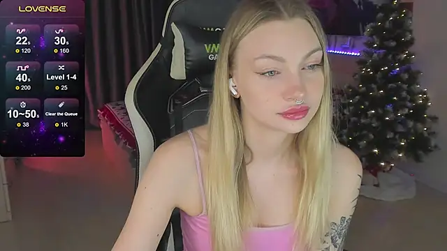 Snapshot of BiMolly chatting on January 2025 08:56:02 PM BiMolly online show from January 2025 08:56:02 PM