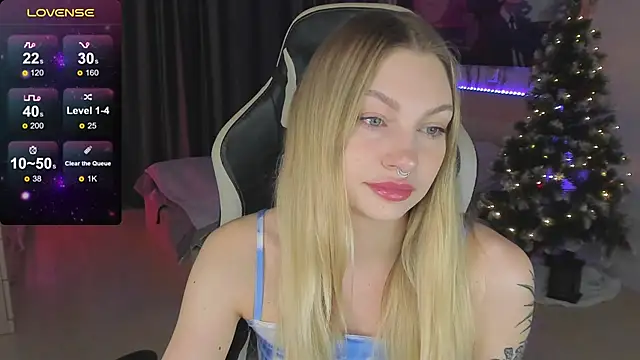 Snapshot of BiMolly chatting on February 2025 11:13:02 PM BiMolly online show from February 2025 11:13:02 PM