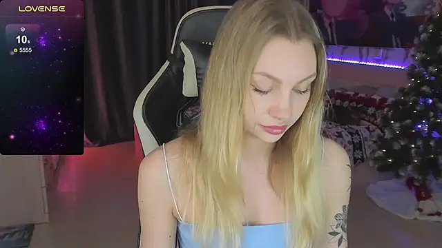 Snapshot of BiMolly chatting on February 2025 05:20:02 PM BiMolly online show from February 2025 05:20:02 PM