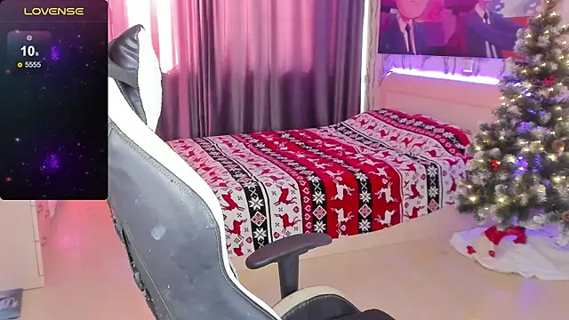 Snapshot of BiMolly chatting on February 2025 10:15:02 AM BiMolly online show from February 2025 10:15:02 AM