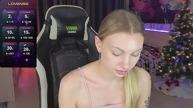 Snapshot of BiMolly chatting on February 2025 07:27:02 PM BiMolly online show from February 2025 07:27:02 PM