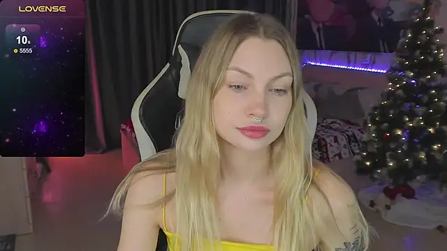 Snapshot of BiMolly chatting on February 2025 09:12:01 PM BiMolly online show from February 2025 09:12:01 PM