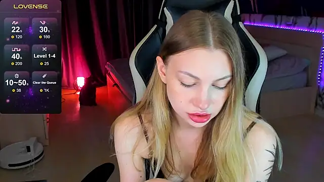 Snapshot of BiMolly chatting on September 2025 02:44:01 AM BiMolly online show from September 2025 02:44:01 AM