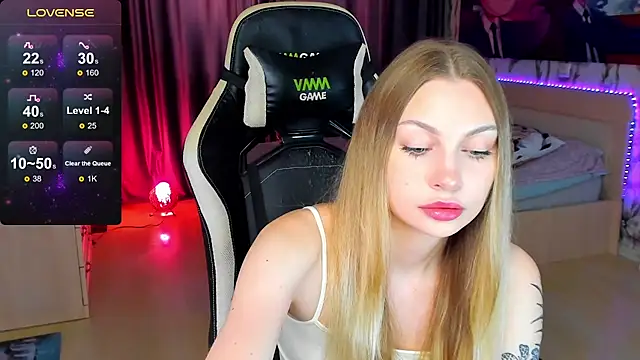 Snapshot of BiMolly chatting on September 2025 11:21:02 AM BiMolly online show from September 2025 11:21:02 AM