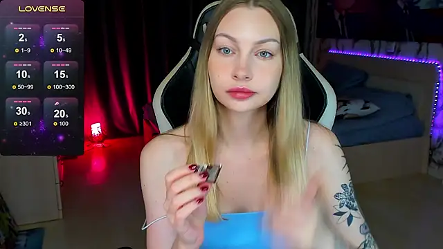 Snapshot of BiMolly chatting on October 2025 06:49:02 PM BiMolly online show from October 2025 06:49:02 PM