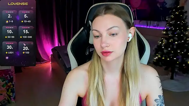 Snapshot of BiMolly chatting on December 2025 07:21:01 PM BiMolly online show from December 2025 07:21:01 PM