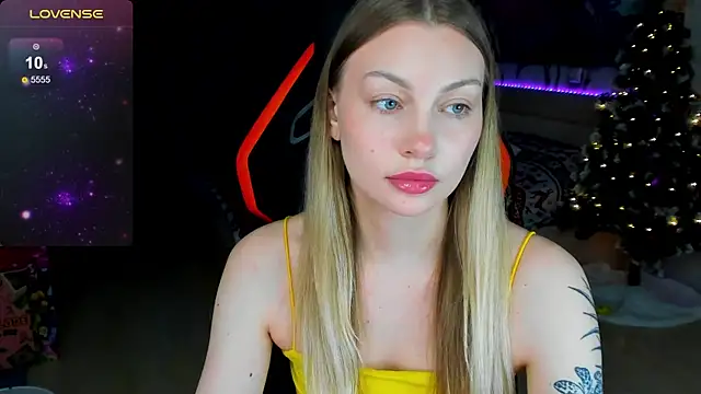 Snapshot of BiMolly chatting on January 2026 03:26:01 PM BiMolly online show from January 2026 03:26:01 PM