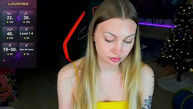 Snapshot of BiMolly chatting on February 2026 04:49:01 PM BiMolly online show from February 2026 04:49:01 PM