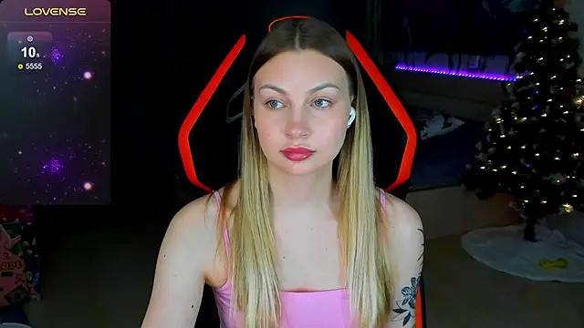 Snapshot of BiMolly chatting on February 2026 11:32:02 PM BiMolly online show from February 2026 11:32:02 PM