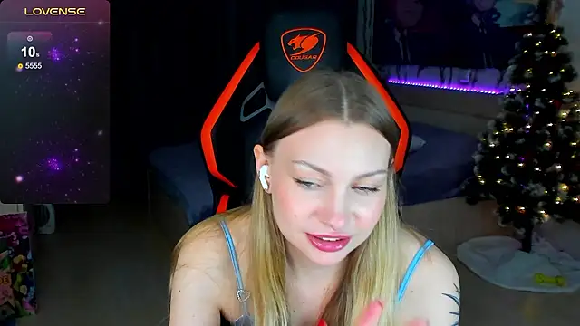 Snapshot of BiMolly chatting on February 2026 10:48:02 PM BiMolly online show from February 2026 10:48:02 PM