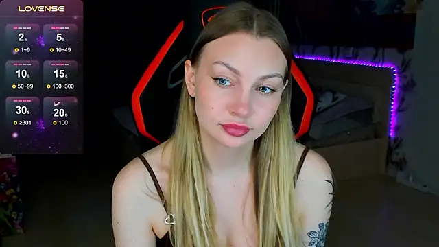 Snapshot of BiMolly chatting on March 2026 03:07:02 PM BiMolly online show from March 2026 03:07:02 PM