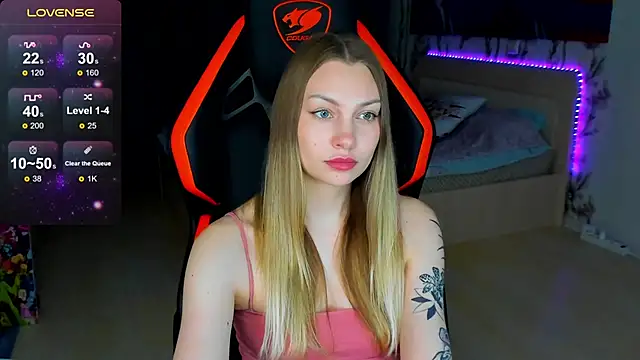 Snapshot of BiMolly chatting on March 2026 07:50:01 PM BiMolly online show from March 2026 07:50:01 PM