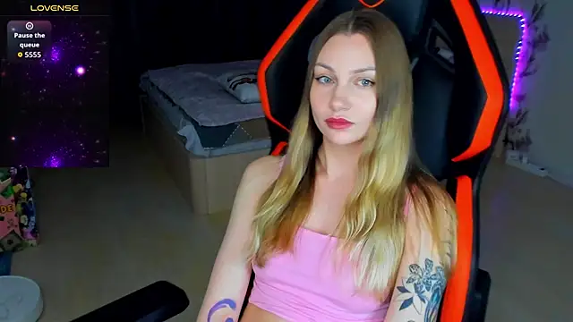 Snapshot of BiMolly chatting on April 2026 10:29:02 PM BiMolly online show from April 2026 10:29:02 PM