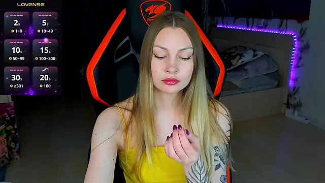 Snapshot of BiMolly chatting on April 2026 10:22:02 PM BiMolly online show from April 2026 10:22:02 PM