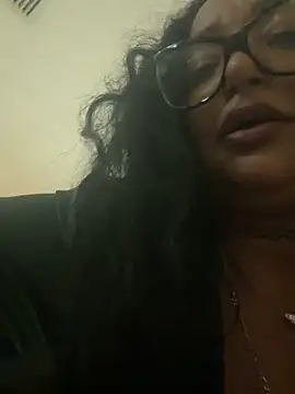 Snapshot of PichyPrettyPussy chatting on November 2025 04:08:01 PM PichyPrettyPussy online show from November 2025 04:08:01 PM