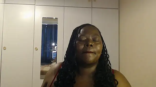 Snapshot of MatureBoobsDiva chatting on December 2025 09:16:02 AM MatureBoobsDiva online show from December 2025 09:16:02 AM