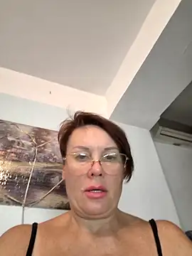  lady red  online show from September 2025 04:52:02 PM