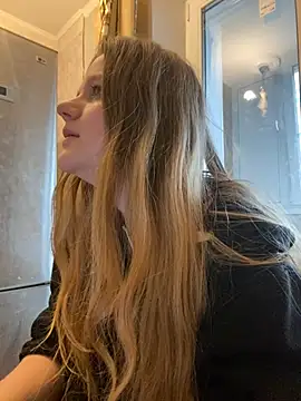 Snapshot of -MimmiLissa- chatting on April 2026 10:00:01 AM -MimmiLissa- online show from April 2026 10:00:01 AM