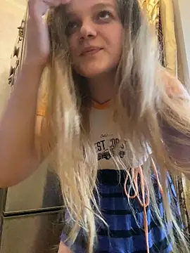 Snapshot of -MimmiLissa- chatting on April 2026 04:30:02 PM -MimmiLissa- online show from April 2026 04:30:02 PM