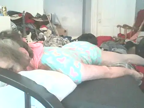 Snapshot of Valarie83 chatting on February 2025 07:19:02 PM Valarie83 online show from February 2025 07:19:02 PM