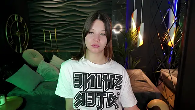 Snapshot of ElizaMild chatting on January 2025 05:00:02 PM ElizaMild online show from January 2025 05:00:02 PM