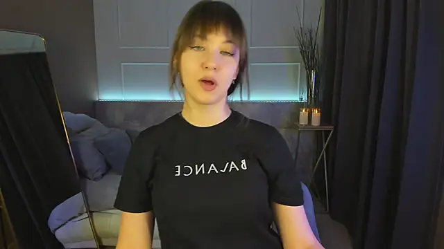 Snapshot of ElizaMild chatting on February 2025 01:30:01 PM ElizaMild online show from February 2025 01:30:01 PM