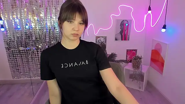 Snapshot of ElizaMild chatting on March 2025 07:45:02 PM ElizaMild online show from March 2025 07:45:02 PM