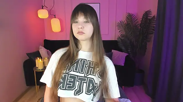 Snapshot of ElizaMild chatting on March 2025 01:40:01 PM ElizaMild online show from March 2025 01:40:01 PM