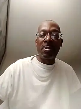 Snapshot of William719 chatting on April 2026 07:38:02 PM William719 online show from April 2026 07:38:02 PM