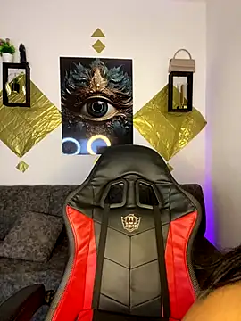 Shantal Lovee online show from December 2025 02:43:02 AM