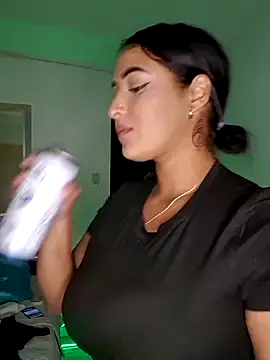 Snapshot of Shantal_Lovee chatting on April 2026 11:29:02 PM Shantal Lovee online show from April 2026 11:29:02 PM