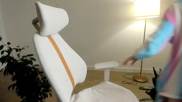 Snapshot of Pokemeboy chatting on November 2025 06:32:01 PM Pokemeboy online show from November 2025 06:32:01 PM