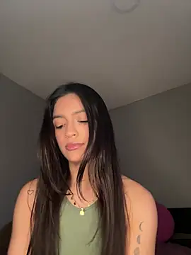 Snapshot of Sammy_pink chatting on December 2024 11:38:02 PM Sammy pink online show from December 2024 11:38:02 PM