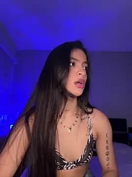 Snapshot of Sammy_pink chatting on February 2025 01:23:01 AM Sammy pink online show from February 2025 01:23:01 AM