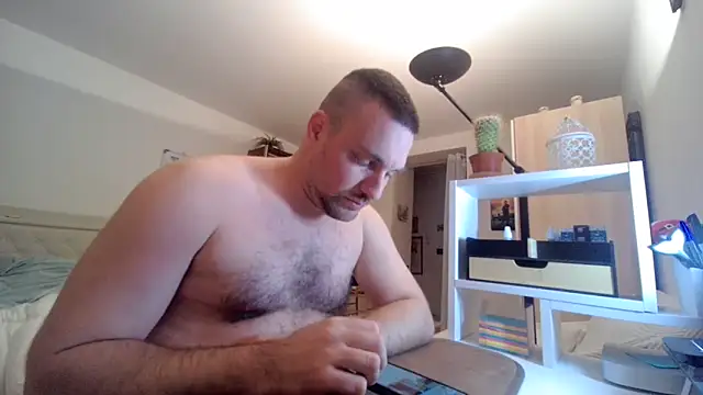 Snapshot of PowerToes chatting on February 2026 10:24:01 PM PowerToes online show from February 2026 10:24:01 PM