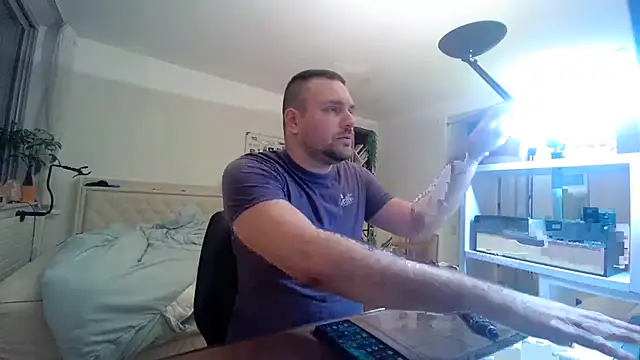 Snapshot of PowerToes chatting on February 2026 04:44:01 PM PowerToes online show from February 2026 04:44:01 PM