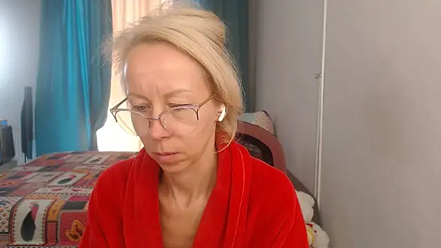 LuxuryNika online show from September 2025 07:52:02 AM