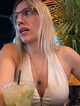 Gatitacarlita online show from December 2024 11:58:02 PM